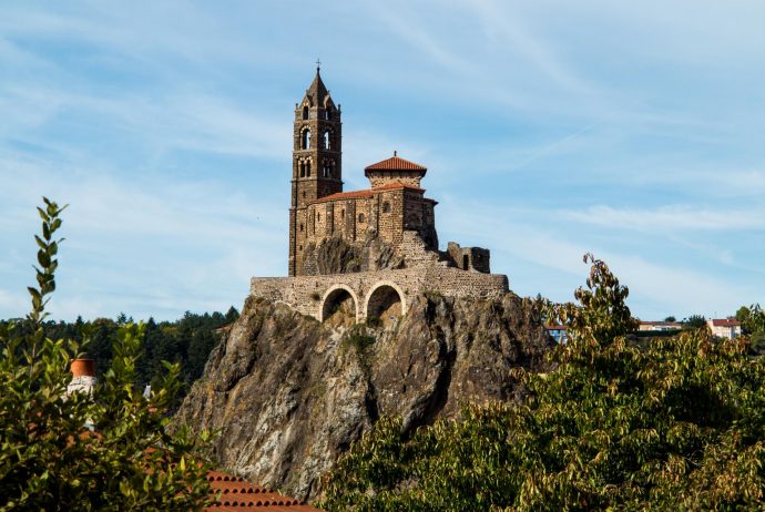 Jakobsweg Le Puy-en-Velay Kirche Saint Michel auf Augenhöhe